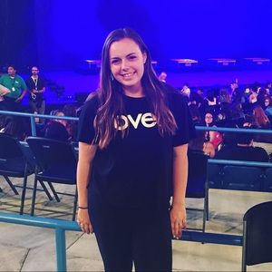 Meet your Posher, Laura